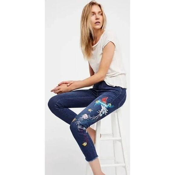 NWT Free People Dark Wash Peacock Embroidered Raw Hem Skinny Jeans Womens 27 - Picture 1 of 9